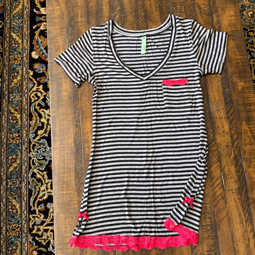 Soft, sleep shirt, call Ma, worn once or twice, size small